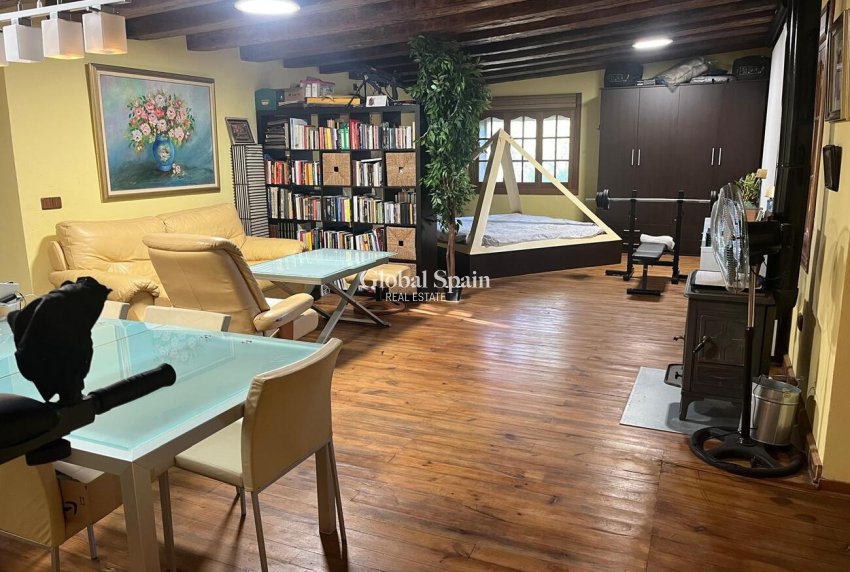 Venta - CASA -
GEA Y TRUYOLS - Inland