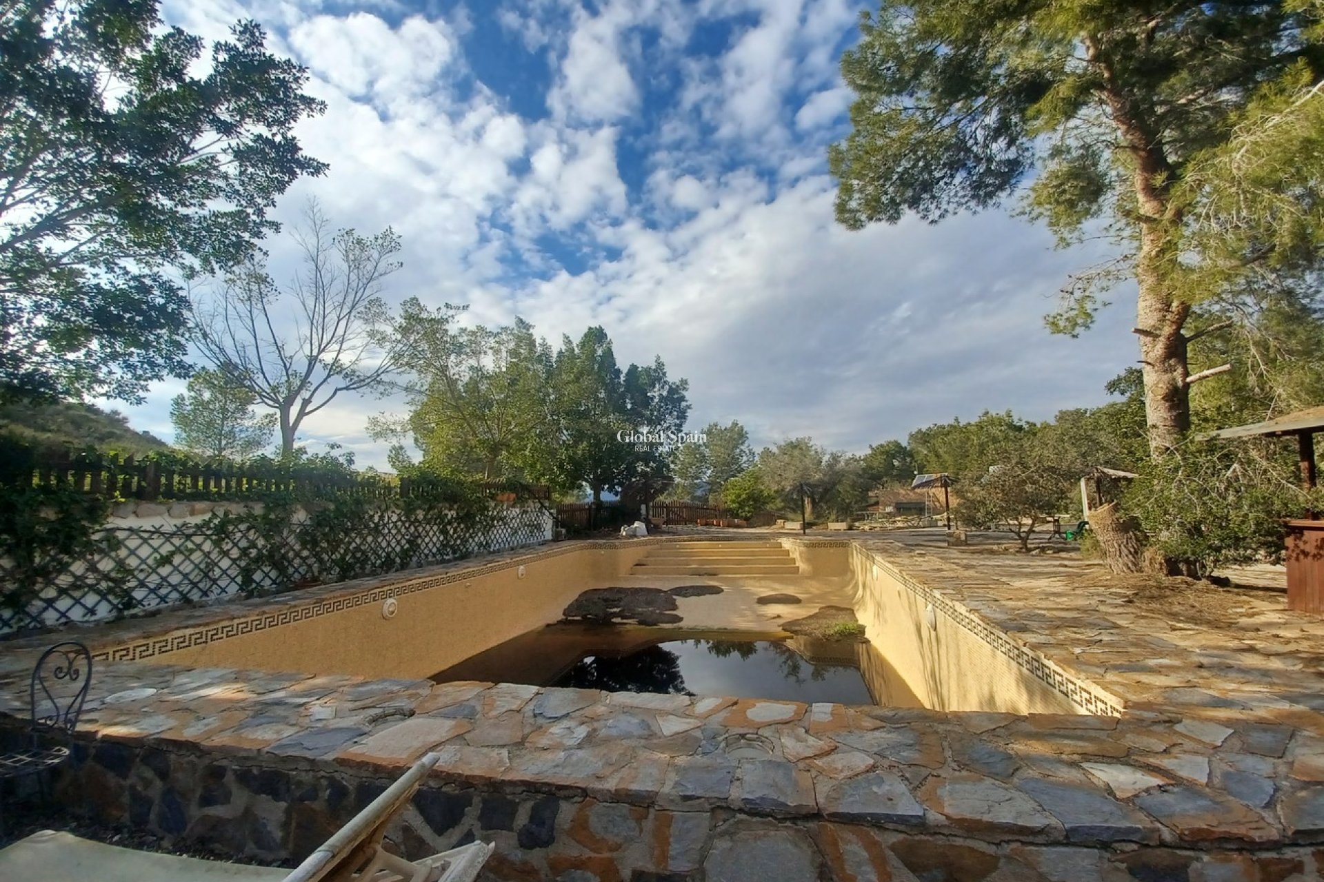 Venta - CASA -
GEA Y TRUYOLS - Inland