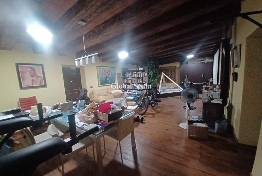 Venta - CASA -
GEA Y TRUYOLS - Inland