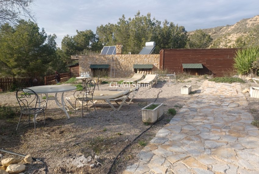 Venta - CASA -
GEA Y TRUYOLS - Inland
