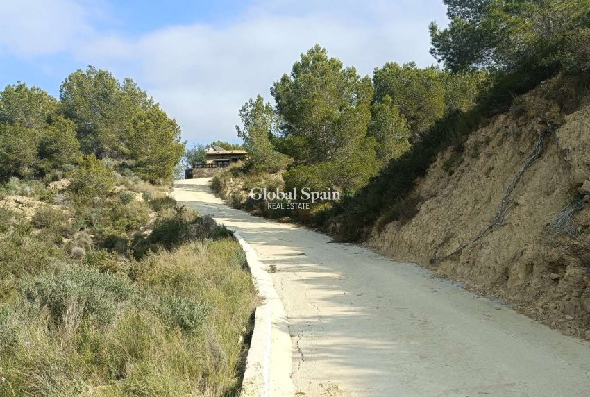 Venta - CASA -
GEA Y TRUYOLS - Inland