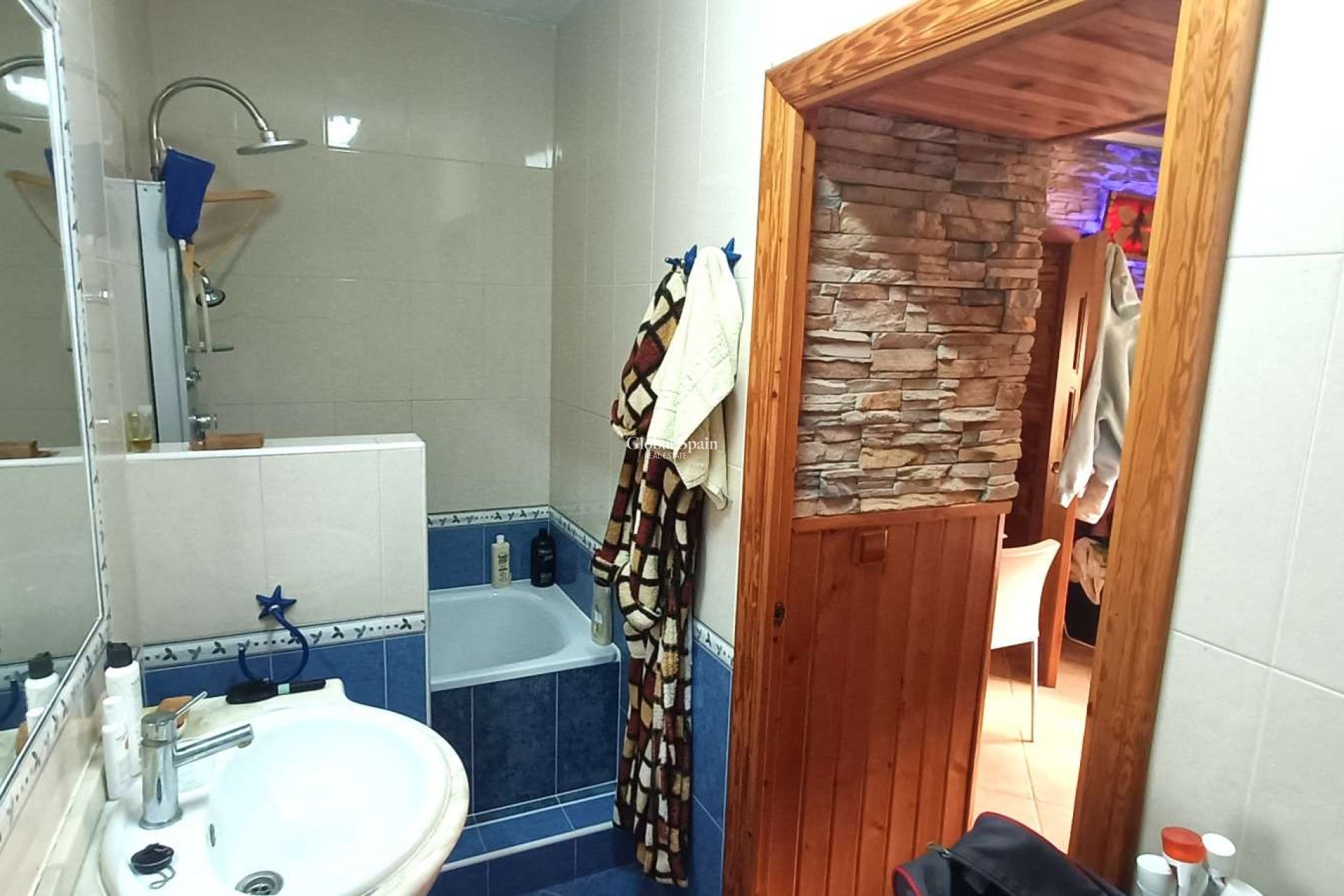 Venta - CASA -
GEA Y TRUYOLS - Inland