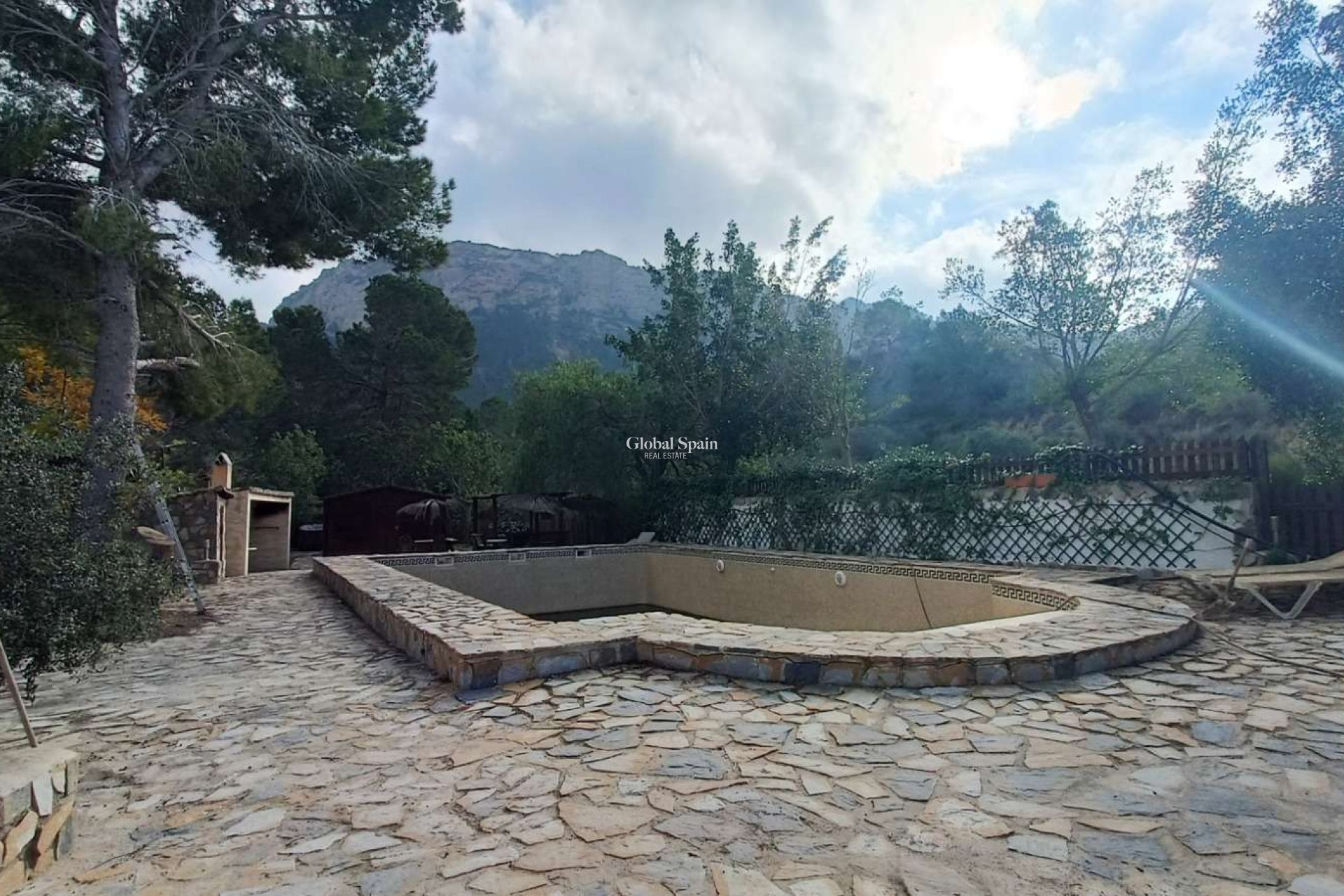 Venta - CASA -
GEA Y TRUYOLS - Inland
