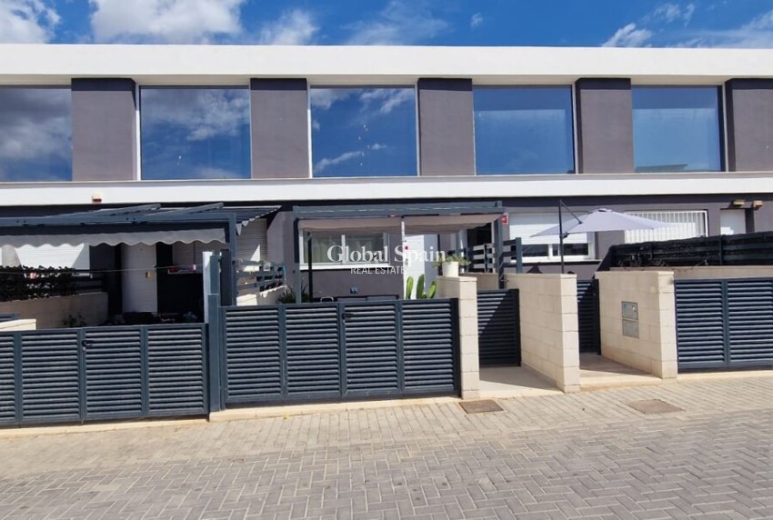 Venta - CASA -
GRAN ALACANT