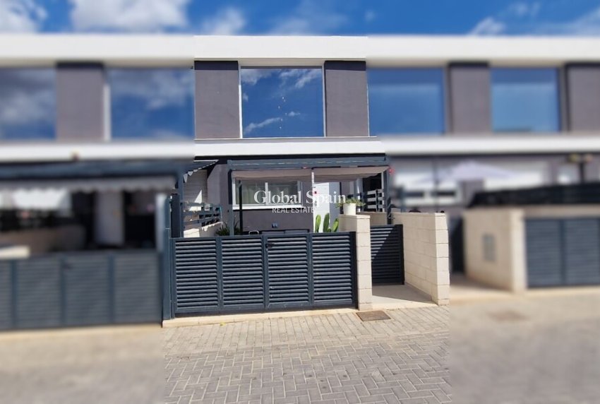 Venta - CASA -
GRAN ALACANT