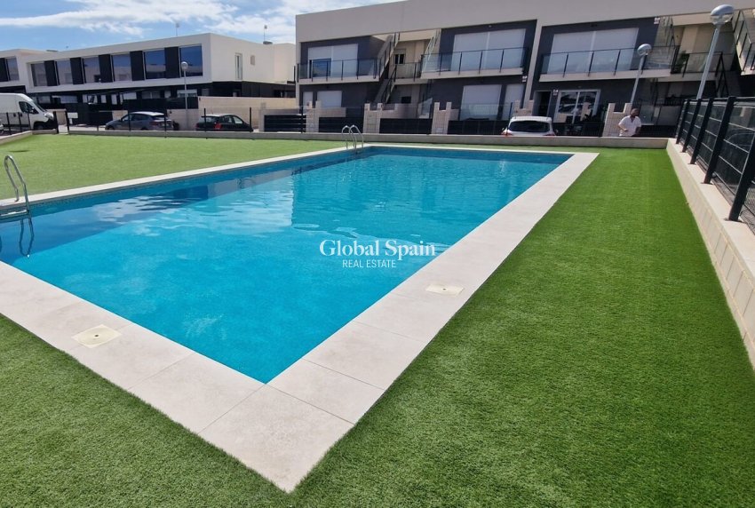 Venta - CASA -
GRAN ALACANT