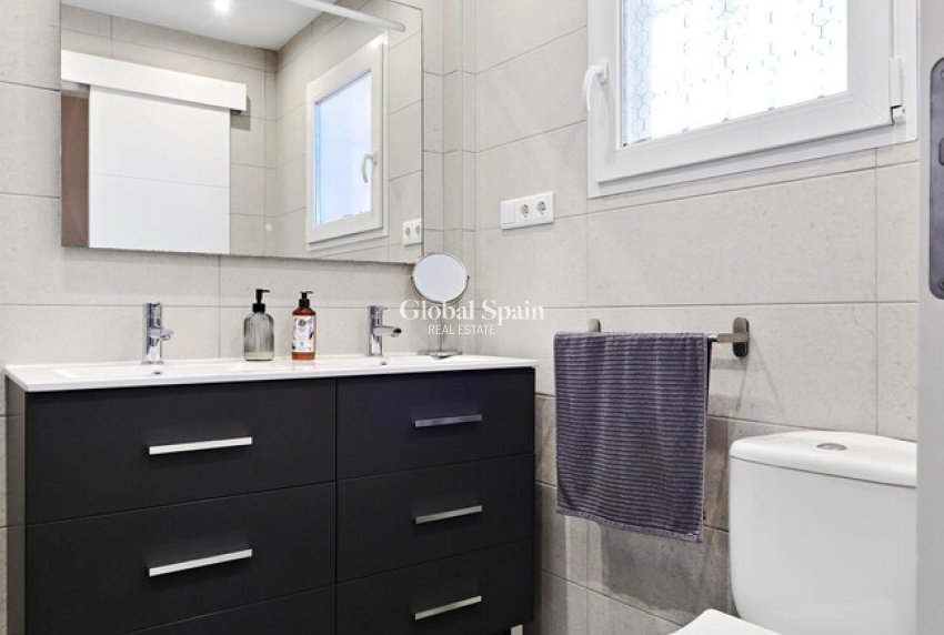 Venta - CASA -
GUARDAMAR DEL SEGURA - EL RASO