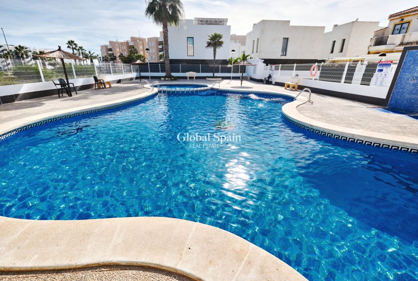 Venta - CASA -
GUARDAMAR DEL SEGURA - EL RASO