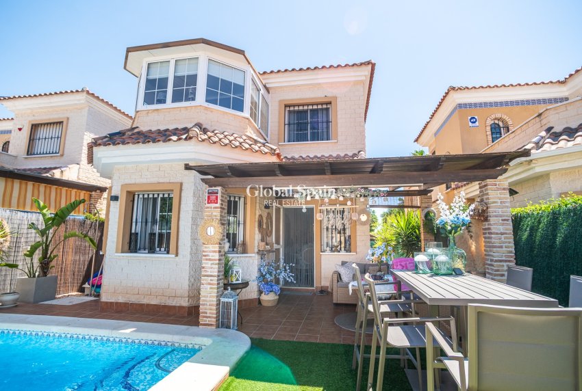 Venta - CASA -
GUARDAMAR DEL SEGURA - El Raso