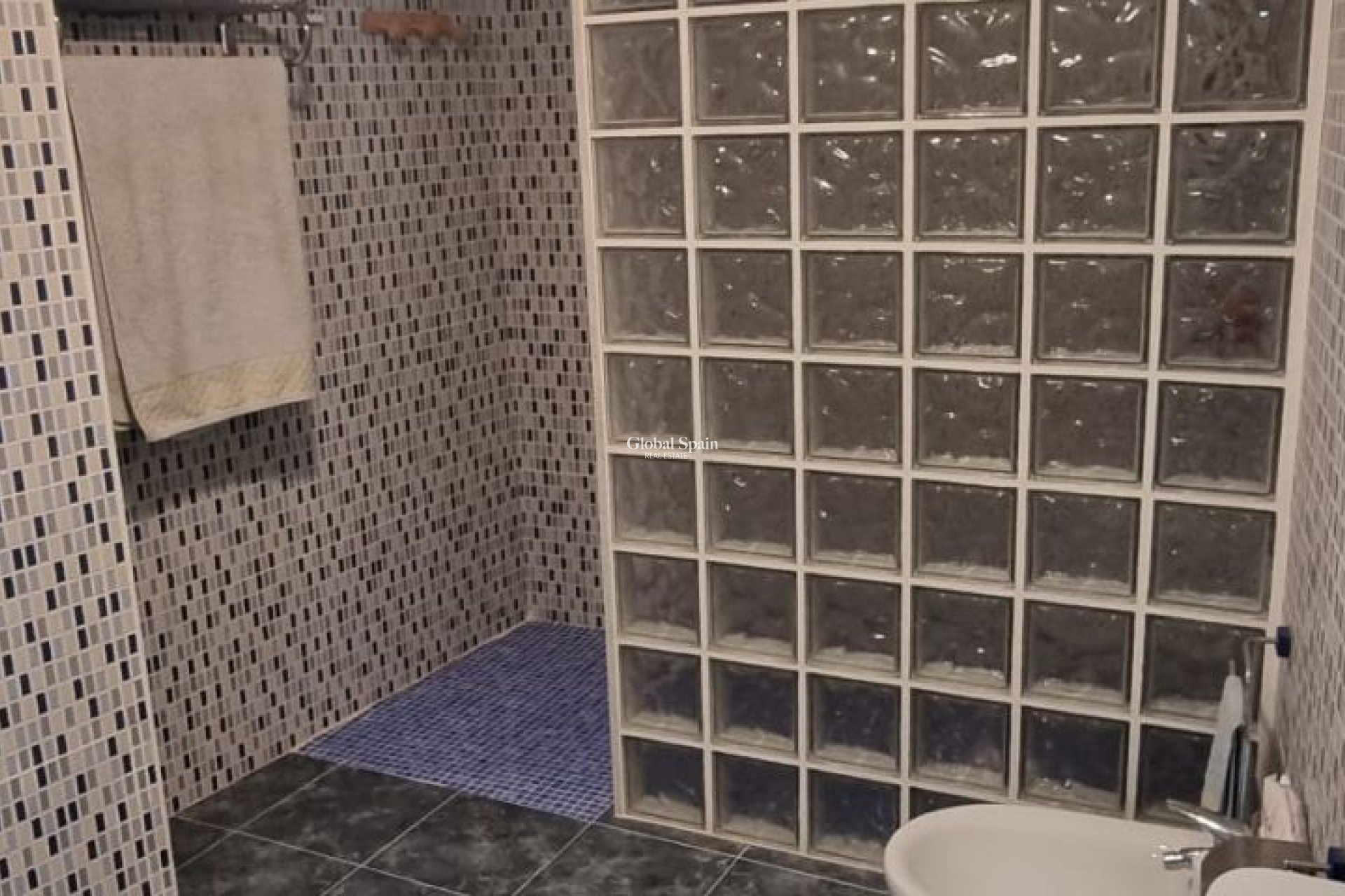 Venta - CASA -
HONDÓN DE LAS NIEVES - Inland