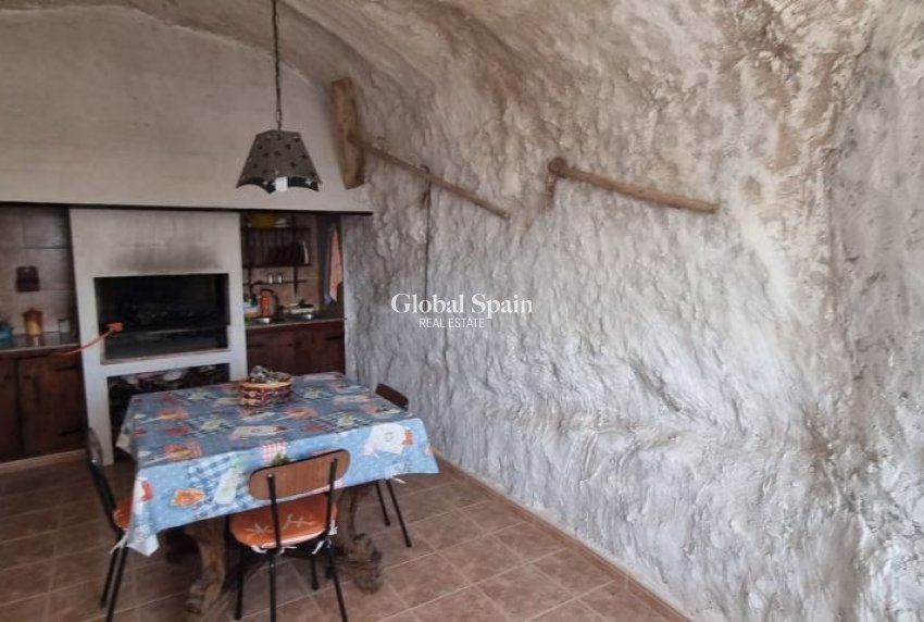 Venta - CASA -
HONDÓN DE LAS NIEVES - Inland