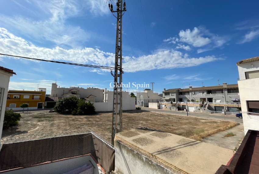 Venta - CASA -
JACARILLA - Inland