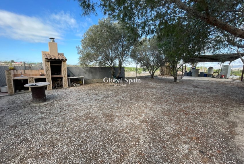 Venta - CASA -
JACARILLA - Inland