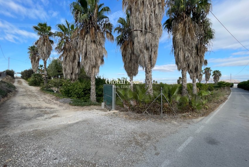 Venta - CASA -
JACARILLA - Inland