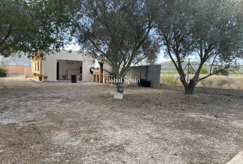 Venta - CASA -
JACARILLA - Inland