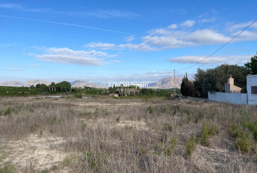 Venta - CASA -
JACARILLA - Inland