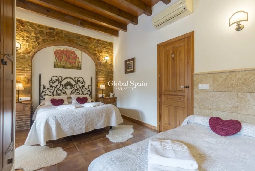 Venta - CASA -
JALÓN - Inland