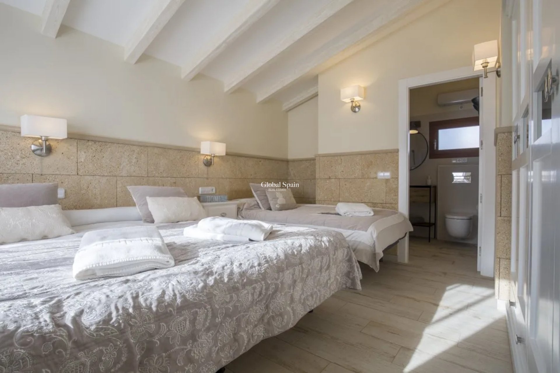 Venta - CASA -
JALÓN - Inland