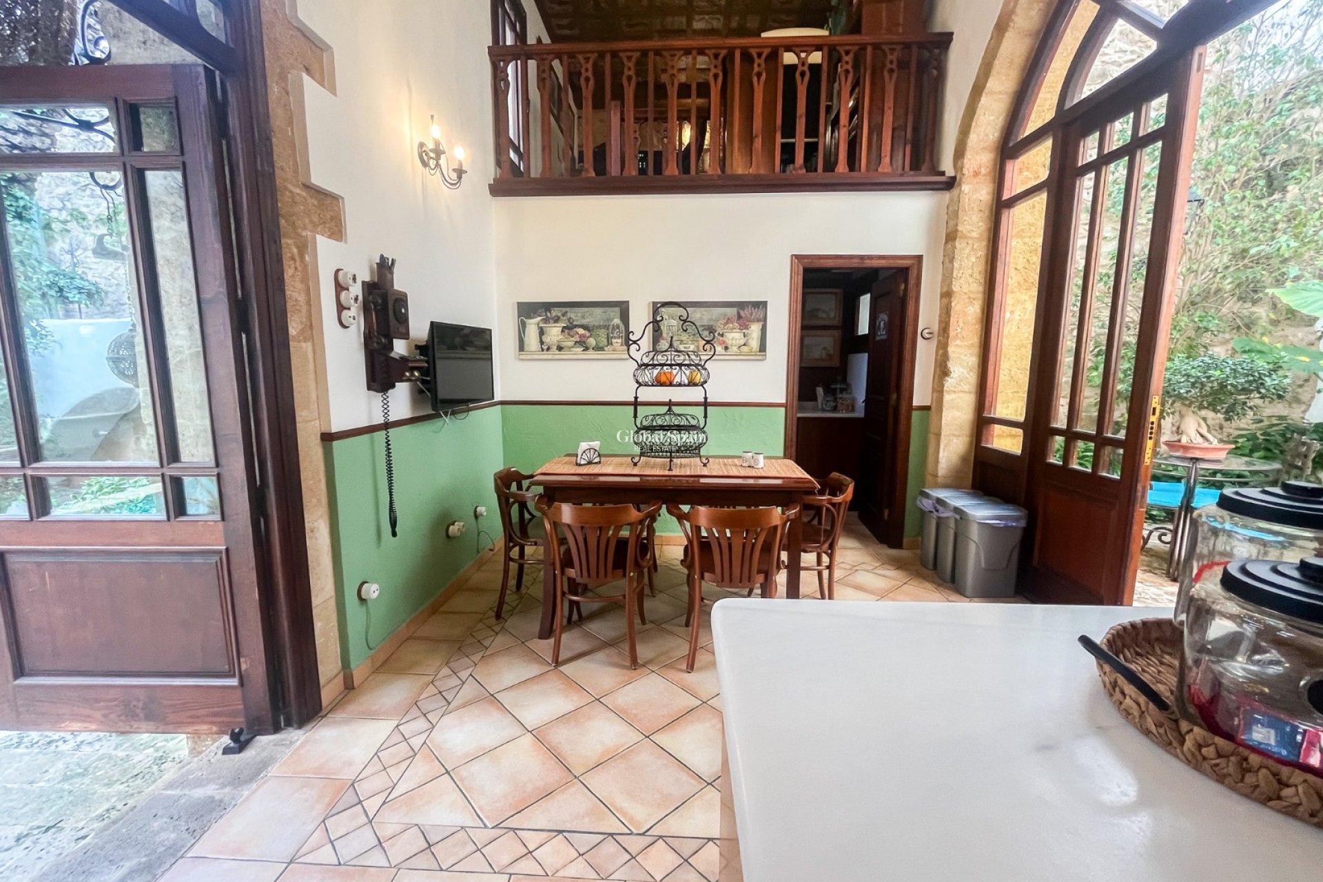 Venta - CASA -
JÁVEA