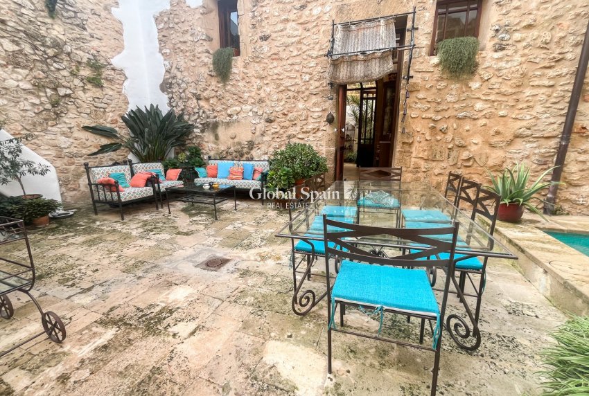 Venta - CASA -
JÁVEA