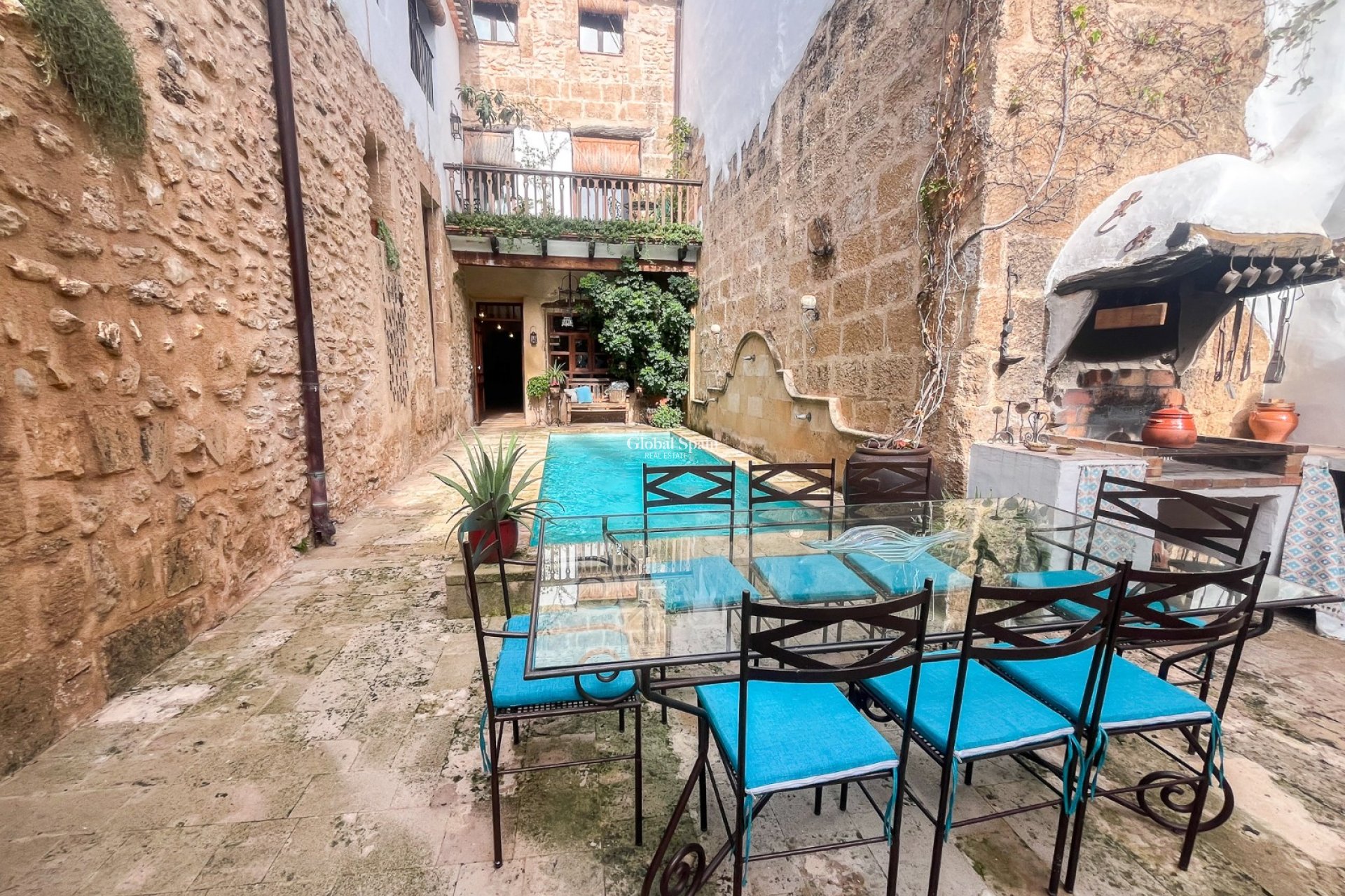 Venta - CASA -
JÁVEA