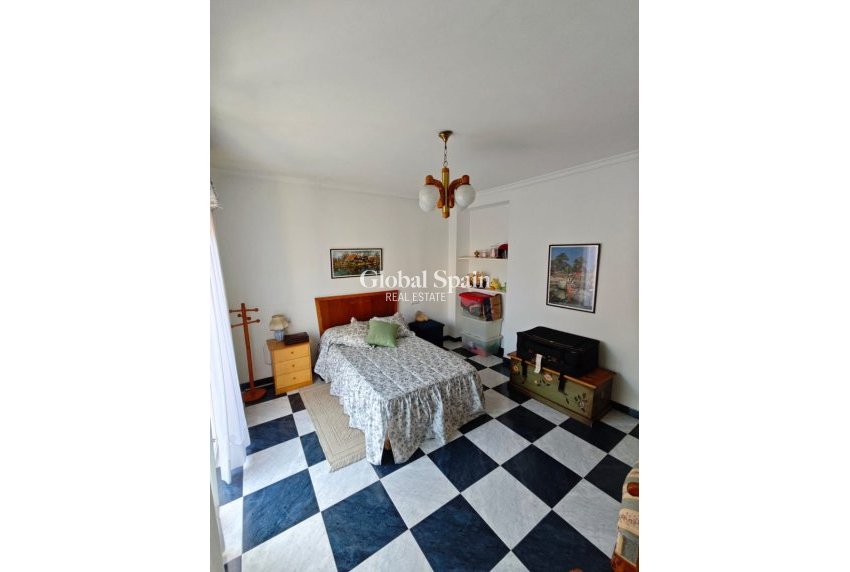 Venta - Casa -
Jeresa - Pueblo