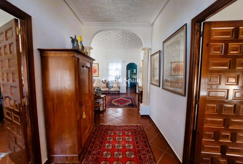 Venta - CASA -
LA MARINA - Costa Blanca