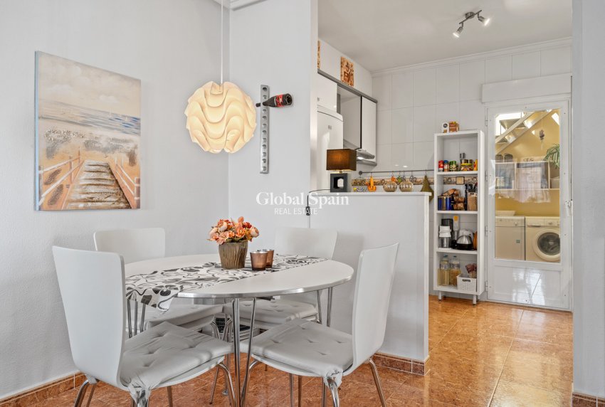 Venta - CASA -
LA MARINA - Costa Blanca