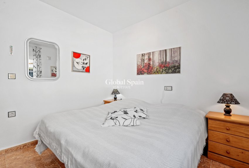 Venta - CASA -
LA MARINA - Costa Blanca