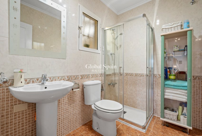 Venta - CASA -
LA MARINA - Costa Blanca