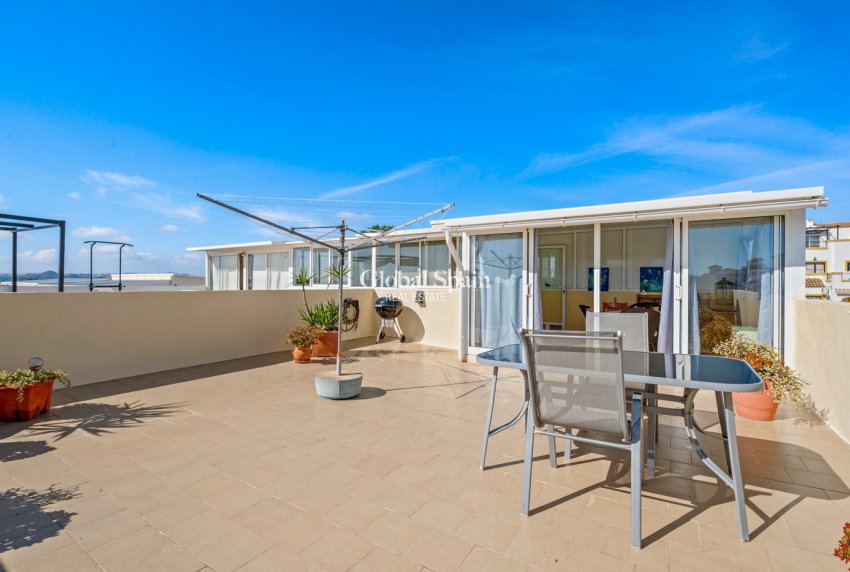 Venta - CASA -
LA MARINA - Costa Blanca