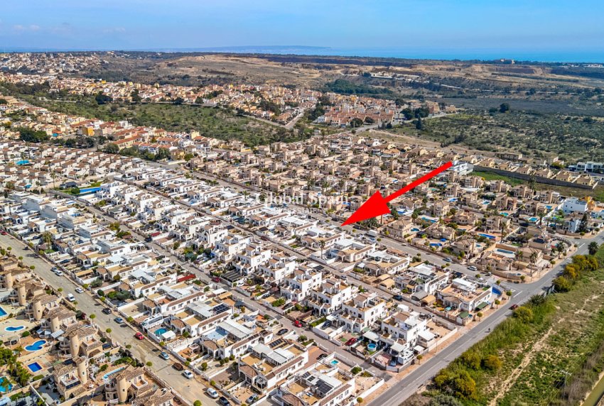 Venta - CASA -
LA MARINA - Costa Blanca