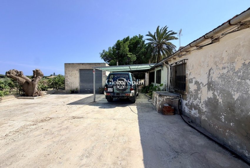 Venta - CASA -
LA MARINA - Costa Blanca