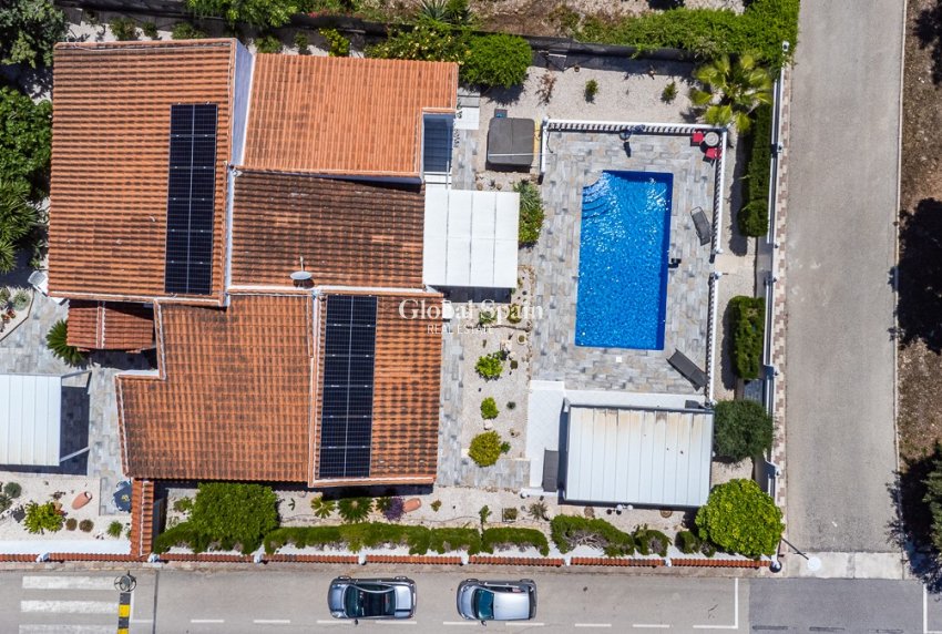 Venta - CASA -
LA MARINA