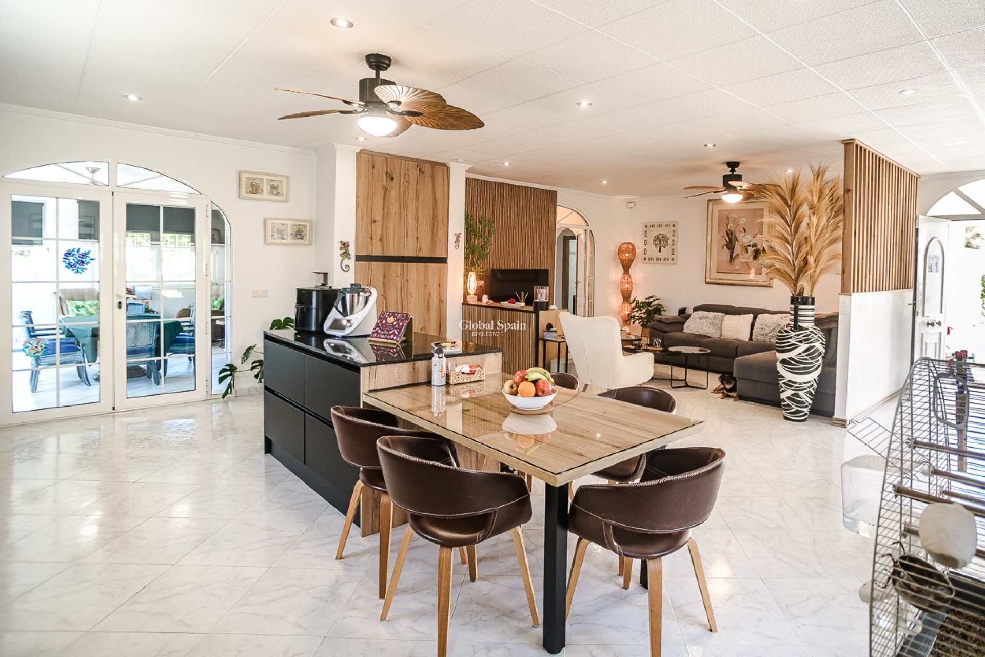 Venta - CASA -
LA MARINA