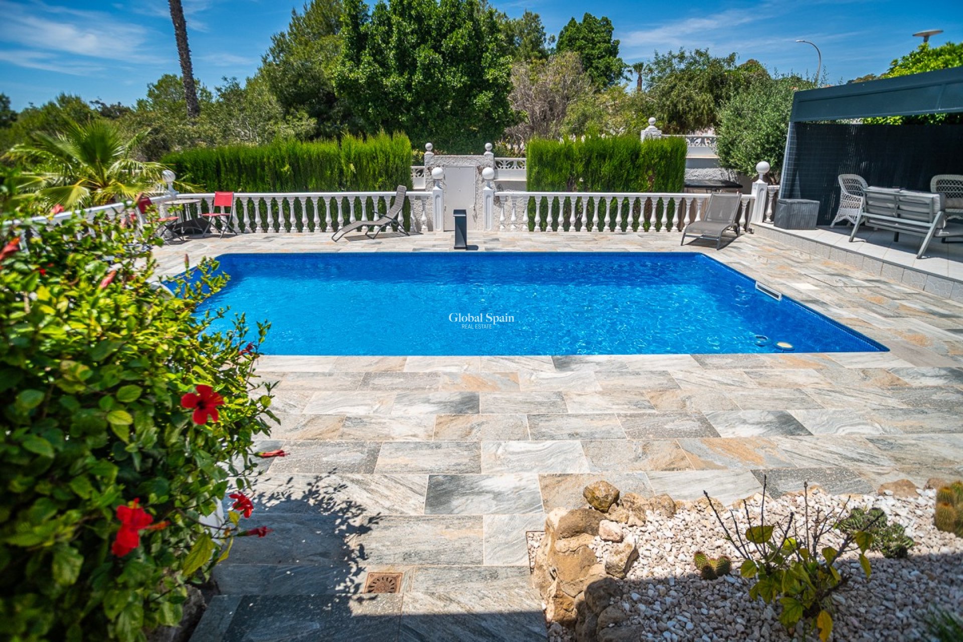 Venta - CASA -
LA MARINA