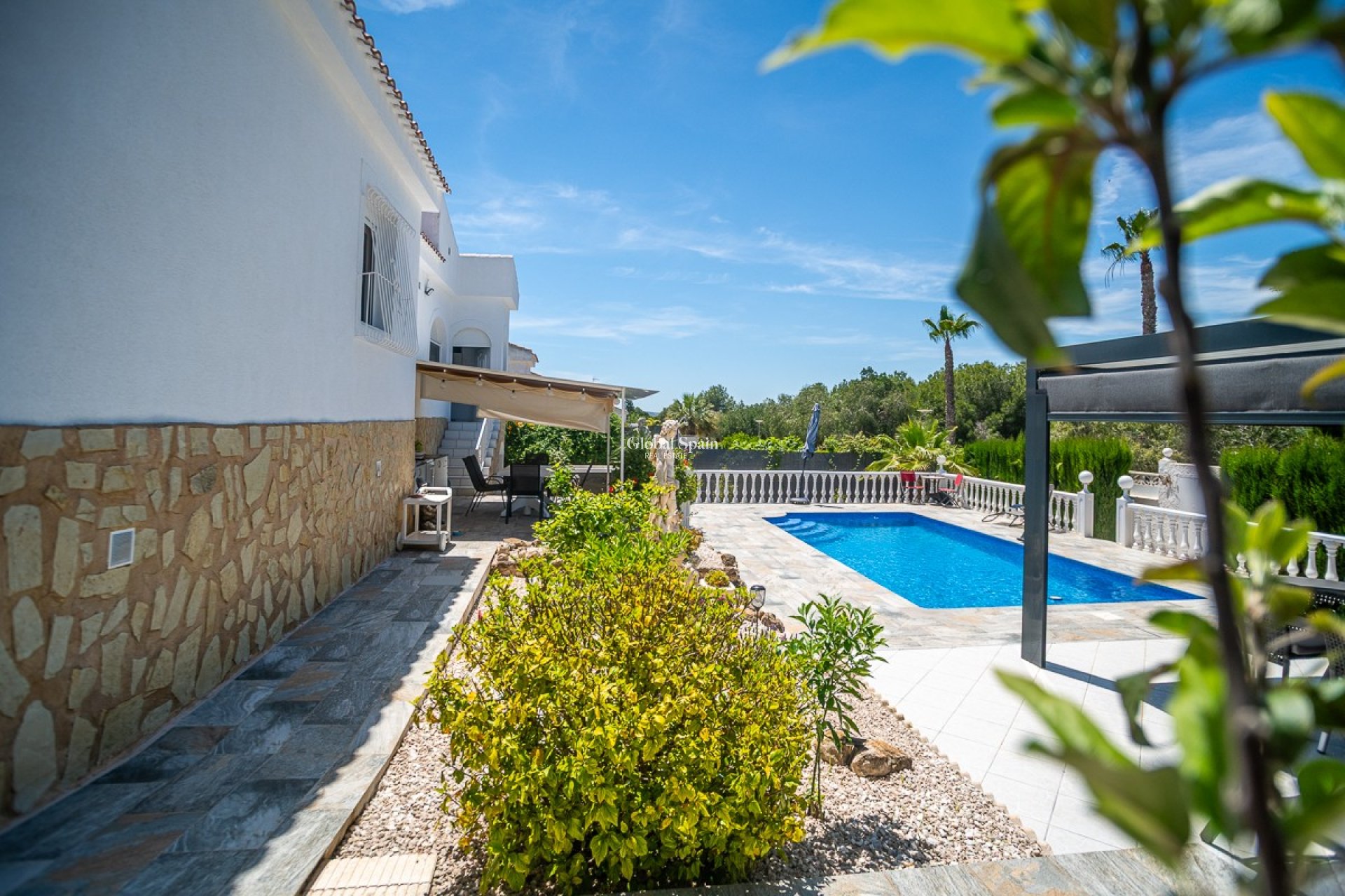 Venta - CASA -
LA MARINA