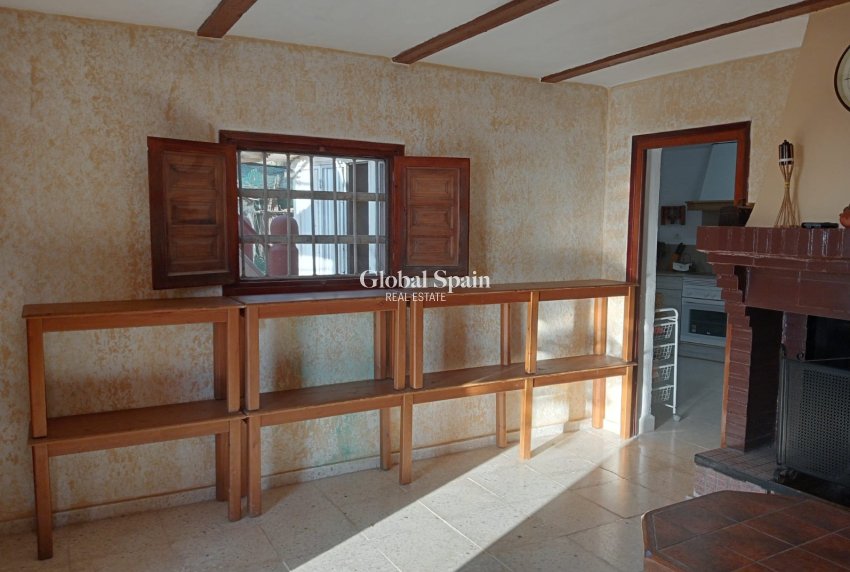 Venta - Casa -
La Nucía - La nucia