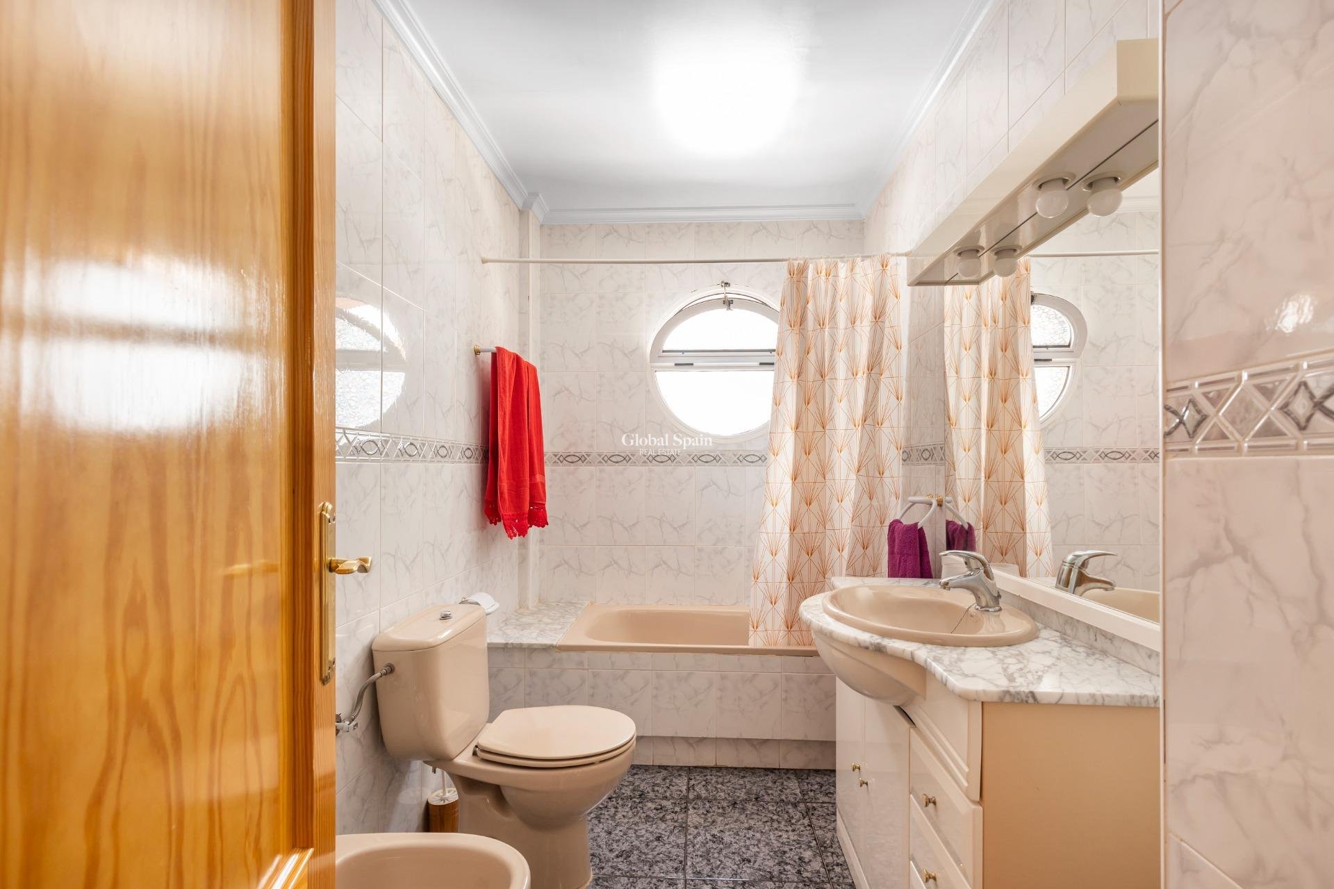 Venta - CASA -
LOS ALCÁZARES - Centro