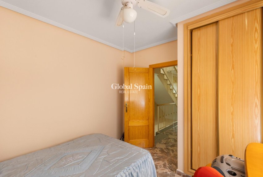 Venta - CASA -
LOS ALCÁZARES - Centro