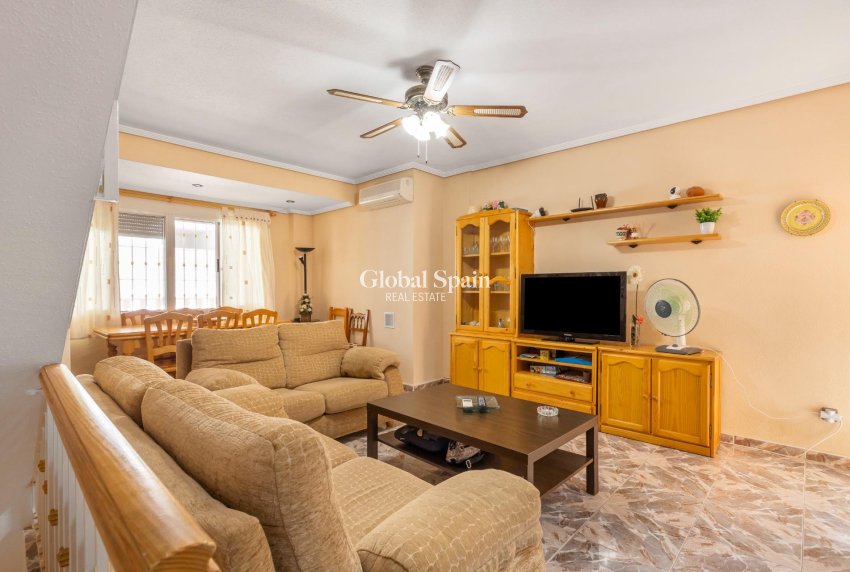 Venta - CASA -
LOS ALCÁZARES - Centro