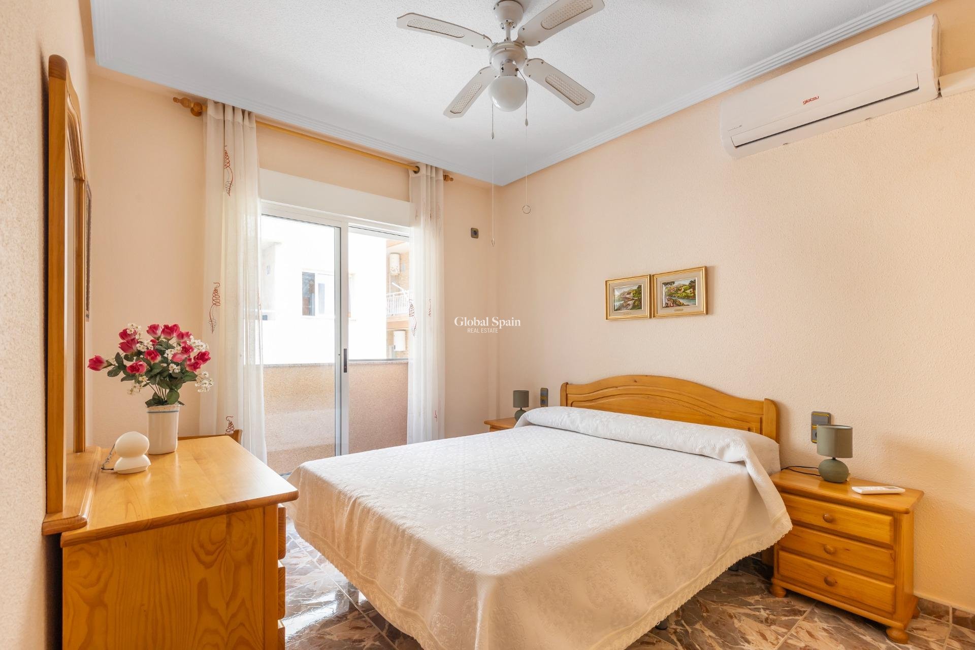 Venta - CASA -
LOS ALCÁZARES - Centro