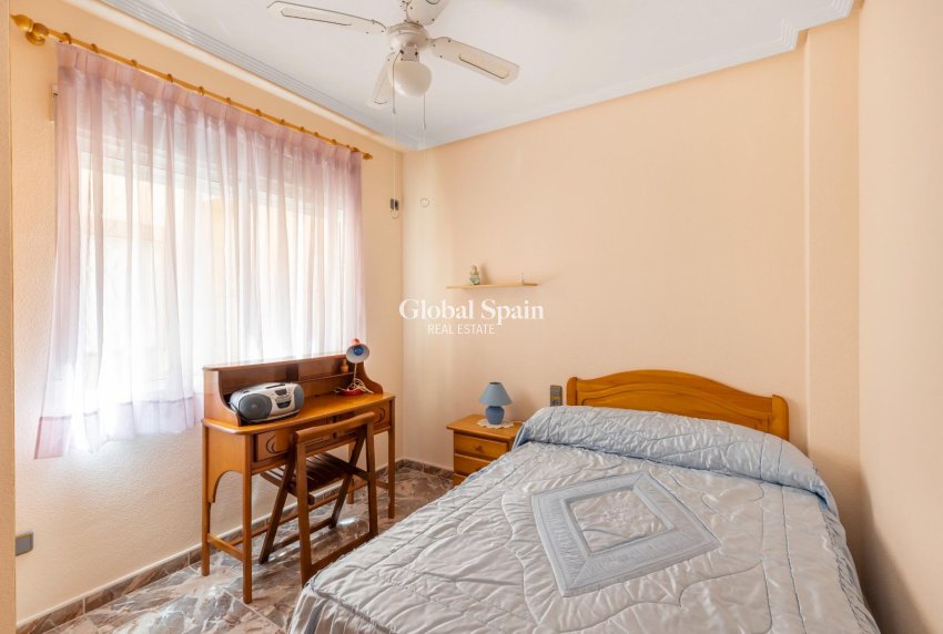 Venta - CASA -
LOS ALCÁZARES - Centro