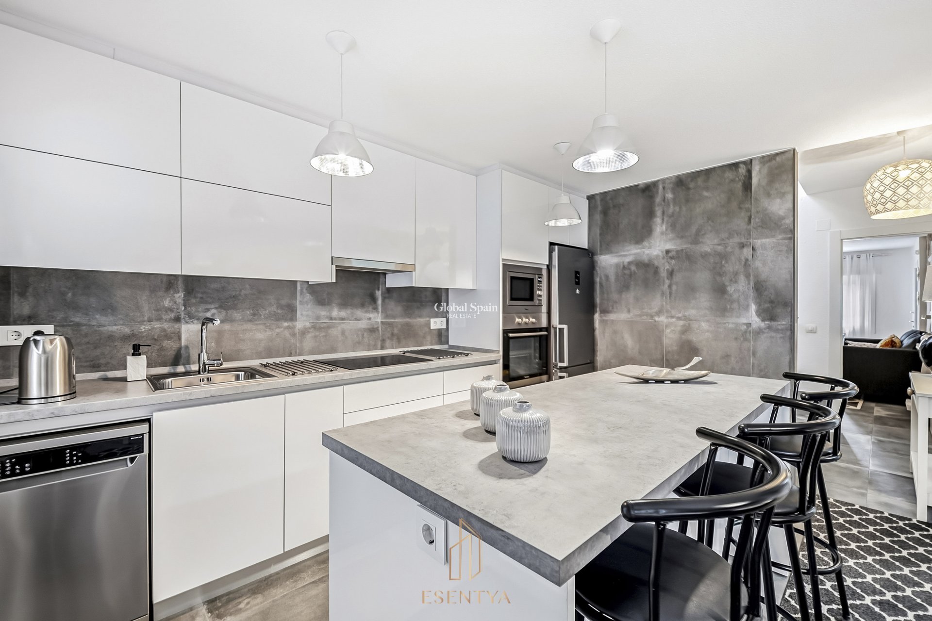 Venta - CASA -
LOS ALCÁZARES - Centro