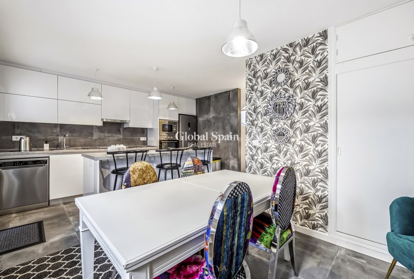 Venta - CASA -
LOS ALCÁZARES - Centro