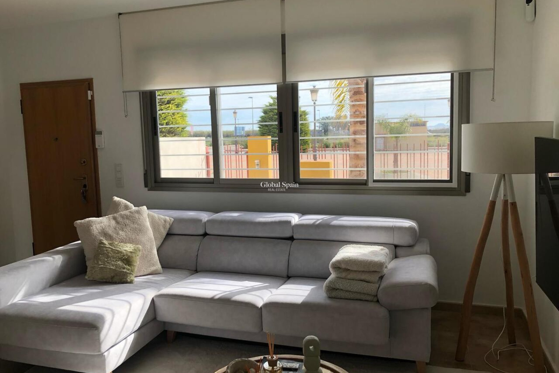 Venta - CASA -
LOS ALCÁZARES