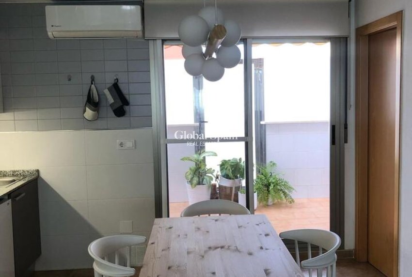 Venta - CASA -
LOS ALCÁZARES