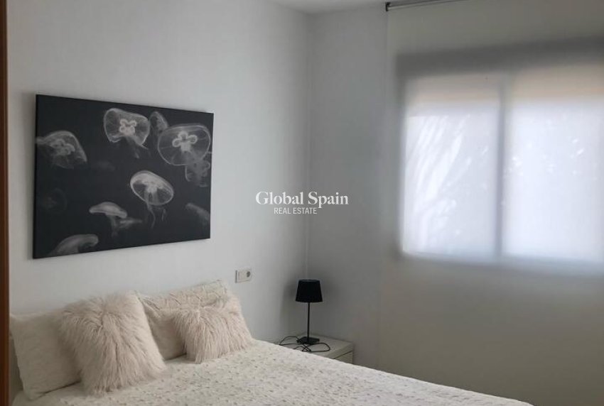 Venta - CASA -
LOS ALCÁZARES