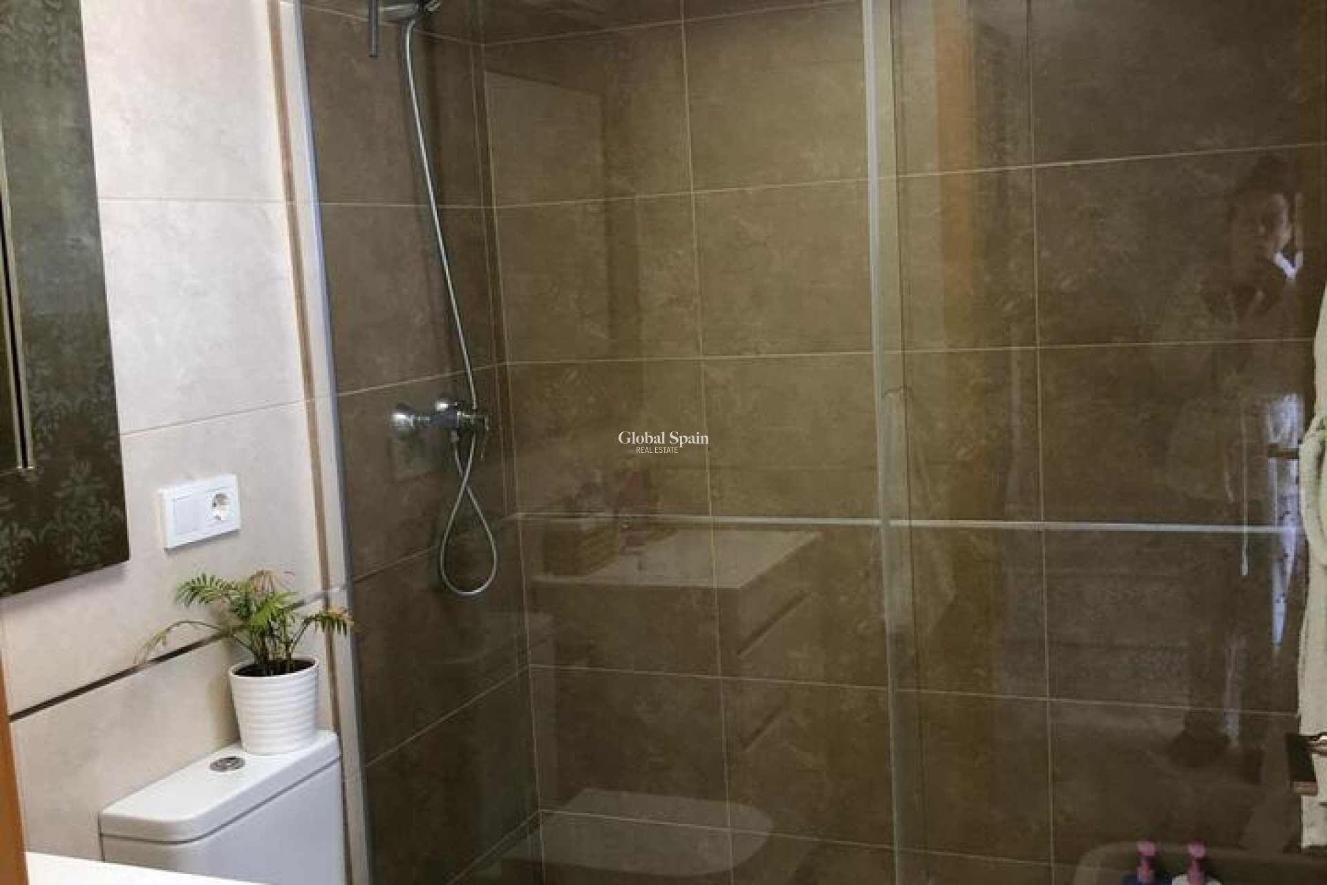 Venta - CASA -
LOS ALCÁZARES