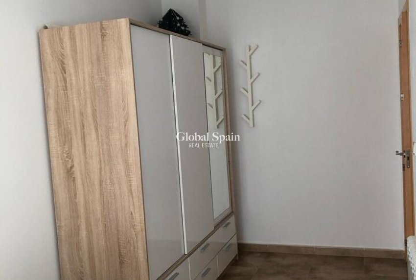 Venta - CASA -
LOS ALCÁZARES